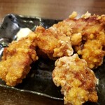 鶏たけ商店 - 単品のから揚げは大きかった。