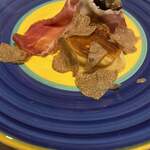 地中海食堂Oliva - 十勝産のハモンセラーノと焼きプロボローネ　白トリュフ添え