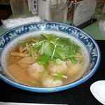 鈴峰ゴルフ倶楽部 - 海老ワンタン麺