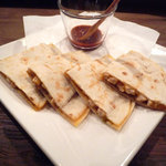 BEER BAR WILDZ - Quesadilla（ケサディア）はメキシコ風のピザといった感じ