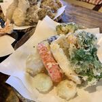 うずら家 - 野菜の天ぷら盛り合わせ と きのこいろいろの天ぷら盛り合わせ