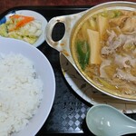 はれやま食堂 - 料理写真:肉鍋定食