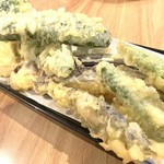 味処 やまきよ - 野菜天盛合せ 680yen