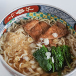 中村製麺所 - "平打饂飩（ひらうちうんどん）"を"狐温飩（×けつねうろん、〇きつねうどん）"に