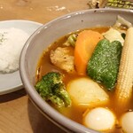 SAMA - チキンカリー ¥1150*あっさりスープ*焦がしチーズブロッコリー ¥170*辛さ8*ライスS