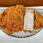 とん吉 - 特選ロースかつ定食 1790円(税込)　参考