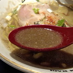 すごい煮干ラーメン凪 - スープ