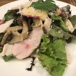 ヒラタパスタ - 鶏ハムといろいろきのこのサラダ