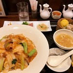 広東炒麺 南国酒家 - 五目焼きそばセット