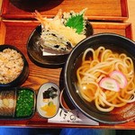 うどんや ぼの - あつかけ　てんぷら6種盛りとかやくごはん