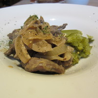 ゴドノフ東京 丸ビル店 - クラシックストロガノフ　ズーム