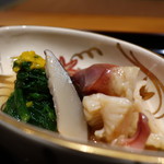 日本料理 幸庵 - 北寄貝、あわび茸、菊菜の盛合せアップ