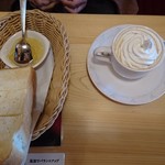 珈琲所コメダ珈琲店 - 母注文、蜂蜜オーレウインナー550円、期間限定モーニングのトースト&青森県産紅玉りんごジャム