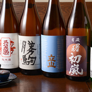 Special sake that goes well with fish dishes, carefully selected by the owner who is originally from Hokuriku.