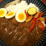 灼味噌らーめん 八堂八 - 牛すじカレー 900円