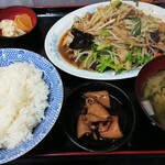 桂 - ランチ 肉野菜炒め定食 850円