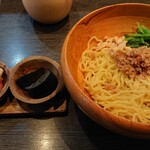 本格中華と日本酒のお店 酒廊 而空 - 汁なし担々麺。