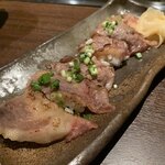 和牛とジンギスカン 焼肉の極意 兆 - お通しの肉寿司