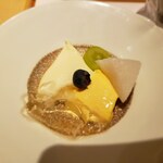 焼肉 強小亭 - 季節の果実