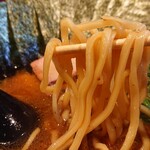 家系ラーメン 稲葉家 - 麺 リフト