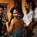 ウォーリアケルト - 金曜日に演奏するシンガー