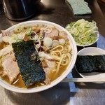 滝野川 大勝軒 - チャーシューメン+のり+ねぎ。