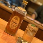 日本料理 たかむら - SUNTORY角の原酒。ボトルには寿屋のイニシャルが。