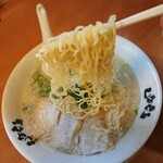 総本家しなとら - 麺のリフトアップ