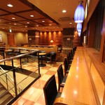 新橋珈琲店 - カウンター席はコンセントもご利用いただけます。