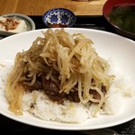 33 - 牛ハラミ丼：800円