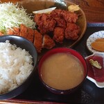 うどん・そば じゅーべー - トンカツ定食と唐揚げ