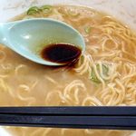 ラーメン ふくや - しおラーメン；後半，醤油だれ一滴し．化けます @2012/03/11