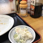 小峰 - かき揚げうどん550円につくポテサラ