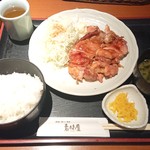 素材屋 - チキン照り焼き定食¥850-
