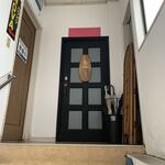 スパイスカレー モクロミ - お店の入り口