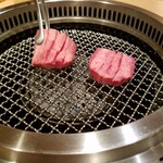 日本焼肉はせ川 - 料理長が焼いてくれます