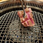 日本焼肉はせ川 - 料理長が焼いてくれます