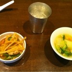 タイレストラン チェンマイ - カレーとスープ