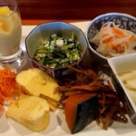 栄夏 - 黄色パプリカのムース、ニンジンサラダ、クリームチーズ生ハム巻き、小松菜白和え、玉子焼き、かぼちゃ煮、きんぴらごぼう、紅白なます、柚子大根