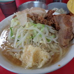 ラーメン二郎 - 小ラーメン野菜少なめ＋にんにく＋あぶら
