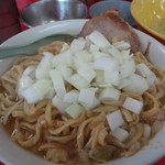 ラーメン二郎 - たまねぎ一気投入