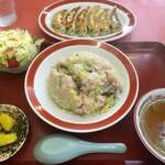 翠園 - 炒飯と餃子