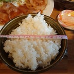 Tsumugiya - 生姜焼き定食　1320円　お茶碗の直径13cm