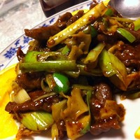 横浜中華街 重慶飯店 本館 - 牛カルビの辛子炒め