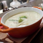 トリワイン ＰＩＫＯＳＨＨＨＵ - 辛さで温まるグリーンシチュー