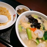 桂園 - 海老湯麺と半炒飯セット　全景