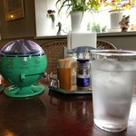 サンピエール - ♪いいえ、わたしは、蠍座の男です..