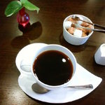 カフェ　プレジール - とっても可愛いハートのソーサーとピッチャーで出てくるコーヒー