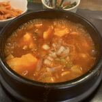 韓国家庭料理 ラッキー - ランチ:辛口チゲ(スンドゥフ)(¥1,000)