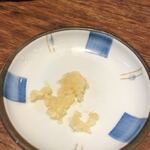 博多とんこつ 天神旗 - 刻みにんにく(無料)